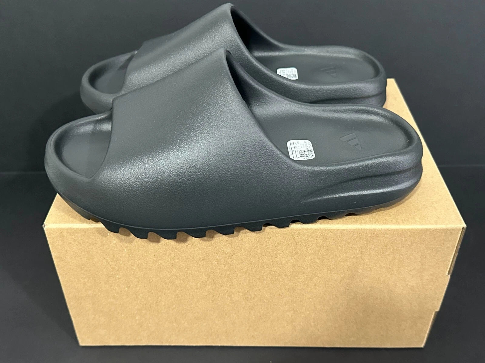 Adidas Yezzy slide Dark Onyx