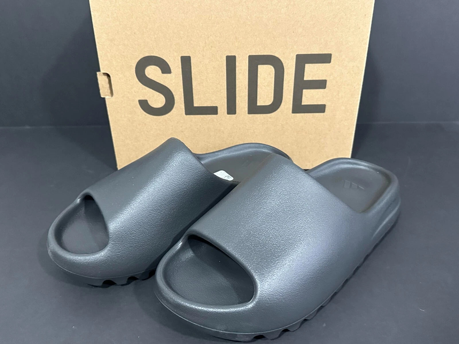 Adidas Yezzy slide Dark Onyx